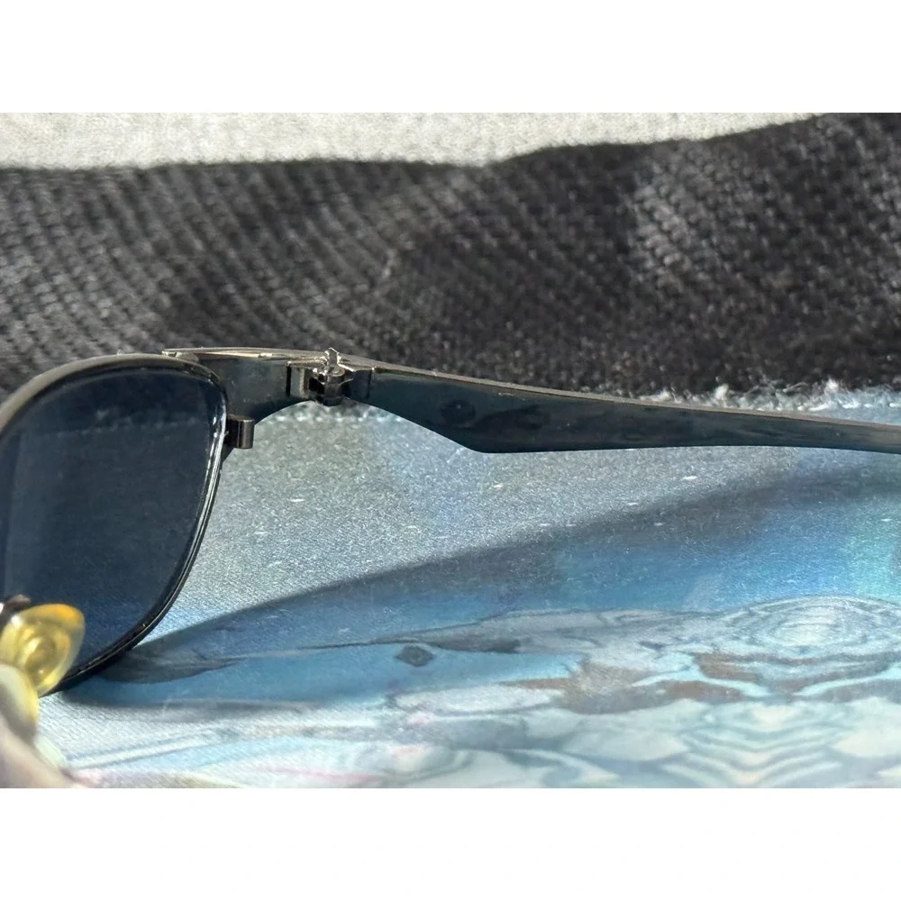 Vintage Oakley Wiretap 1.0 Men's Dark Blue Oval Lenses Sunglasses Frame Only